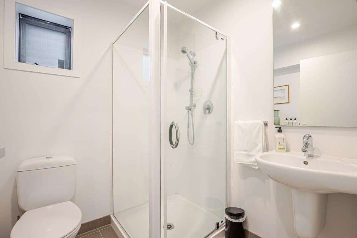 Stylish And Serene Living In Kohimarama Auckland Exterior foto